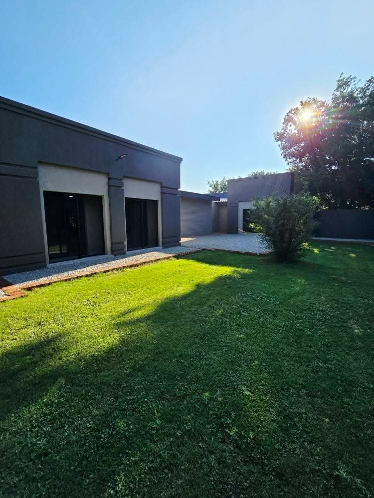 5 Bedroom Property for Sale in Irene Park North West